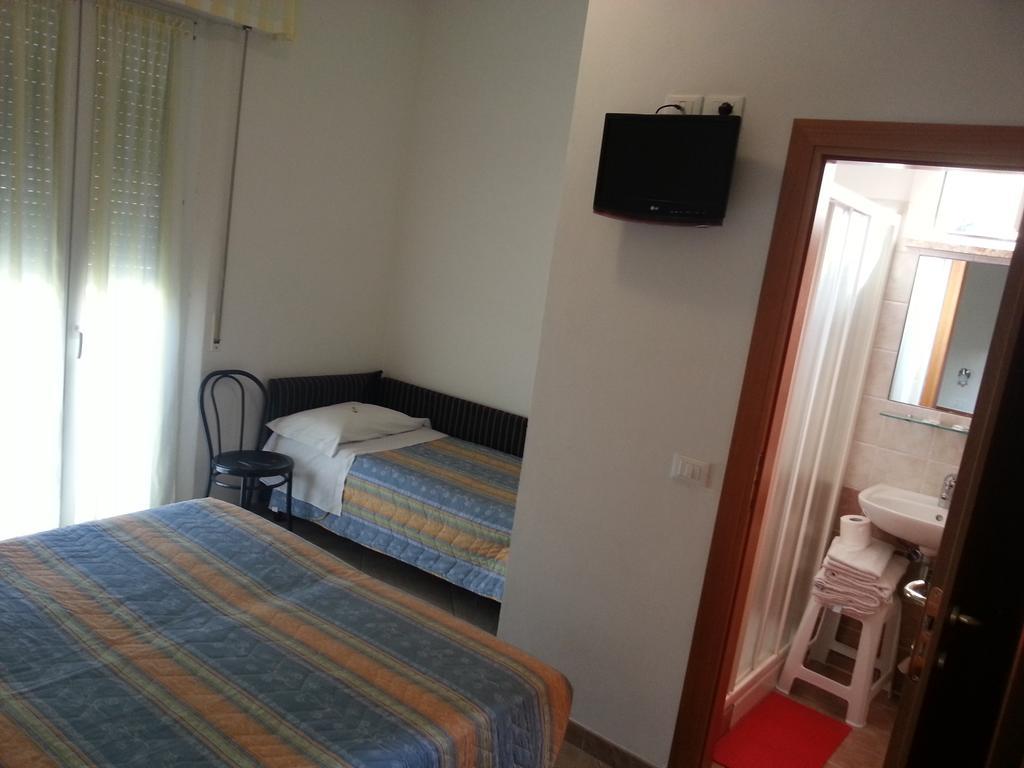 Hotel Trinidad Ρίμινι Εξωτερικό φωτογραφία