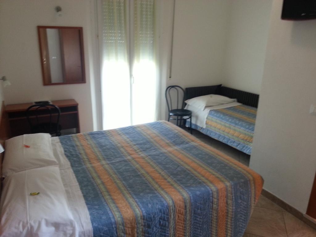 Hotel Trinidad Ρίμινι Εξωτερικό φωτογραφία