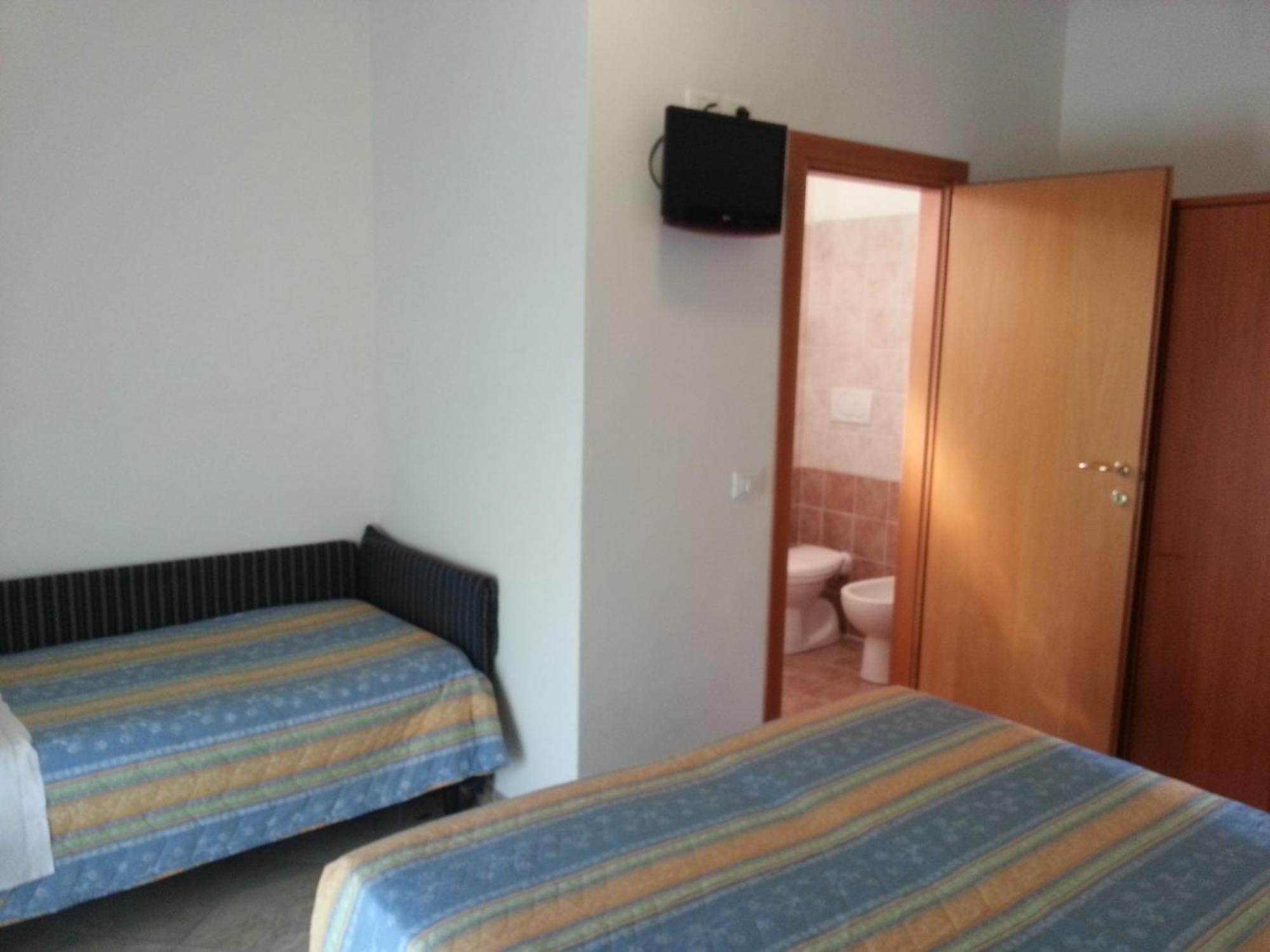 Hotel Trinidad Ρίμινι Δωμάτιο φωτογραφία