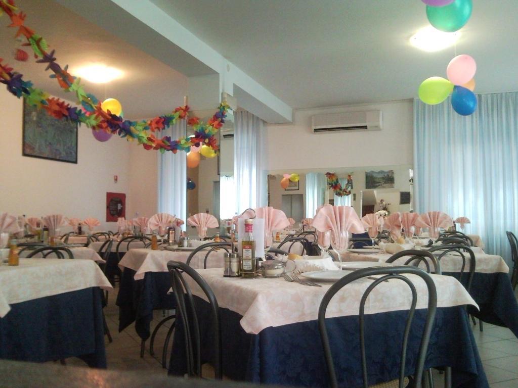 Hotel Trinidad Ρίμινι Εξωτερικό φωτογραφία