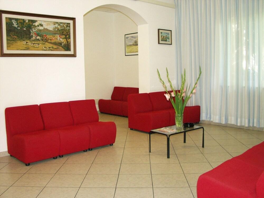 Hotel Trinidad Ρίμινι Εξωτερικό φωτογραφία