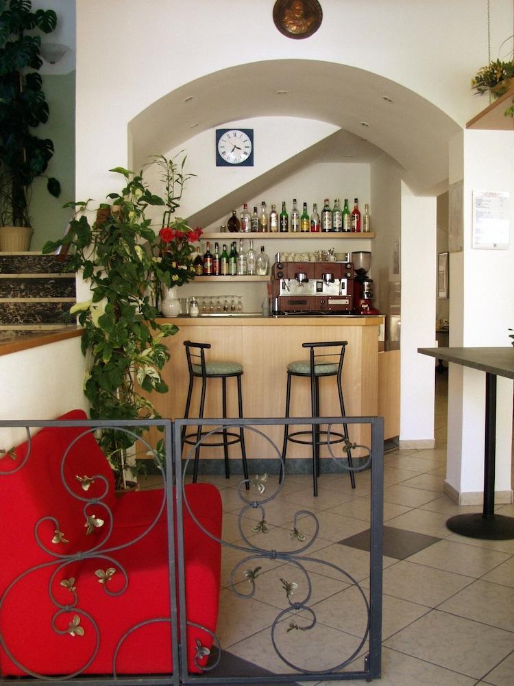 Hotel Trinidad Ρίμινι Εξωτερικό φωτογραφία